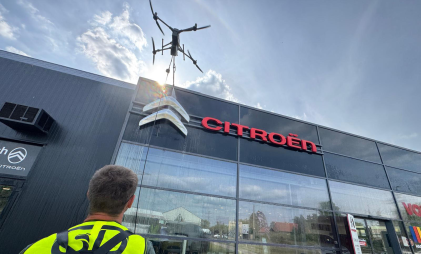 Čištění fasád s pomocí dronu