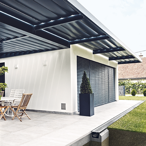 detail Žlab odvodňovací MEA PARK 100 1000 mm PE-HD + pozinkovaný rošt A15 kN