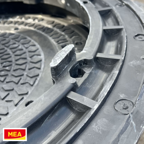 detail Poklop s rámem MEA Eco 600 mm tl. 110 mm kruh kompozit pojízdný zamykatelný D400 kN