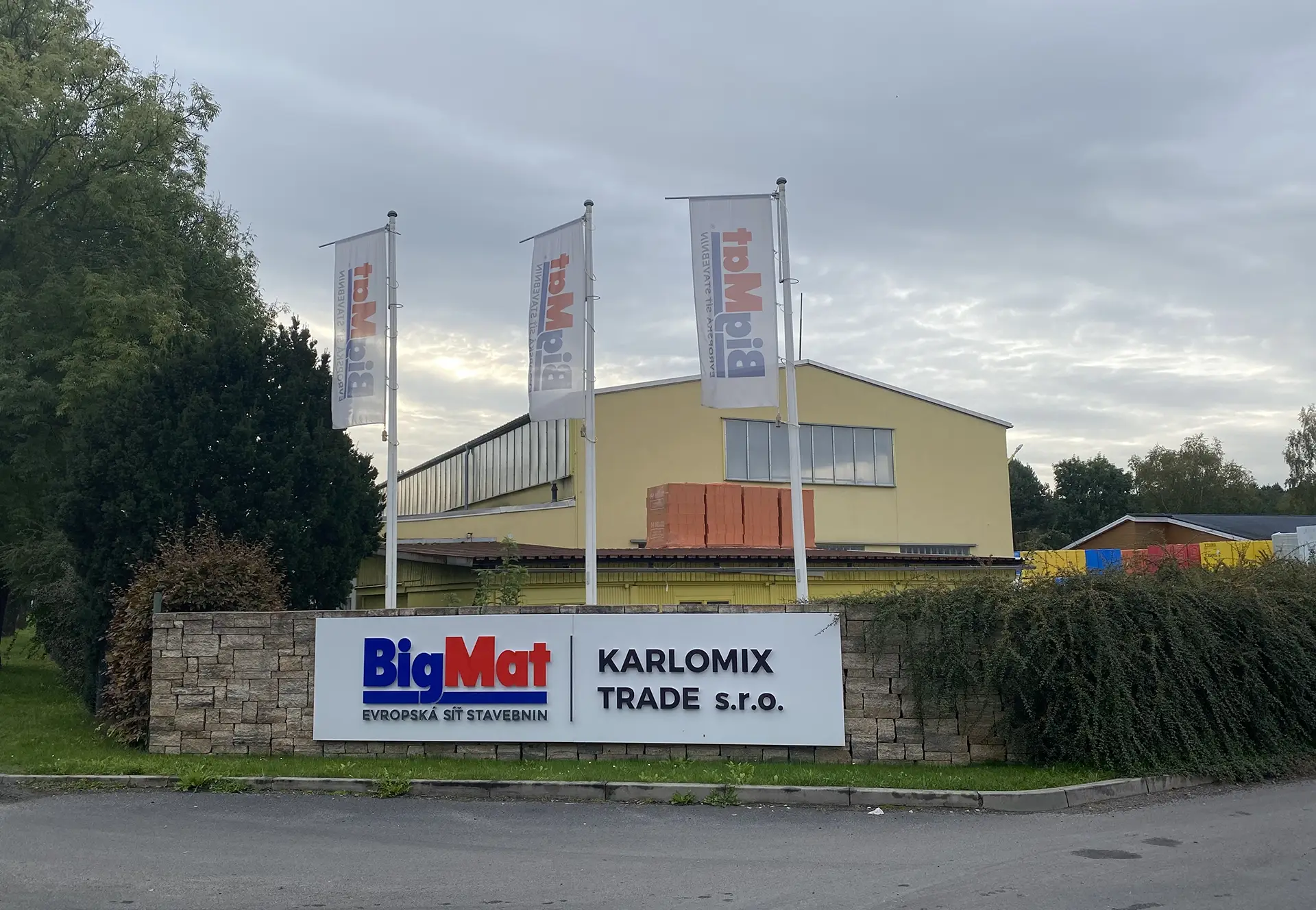 Hlavní fotografie prodejny KARLOMIX-TRADE s.r.o.